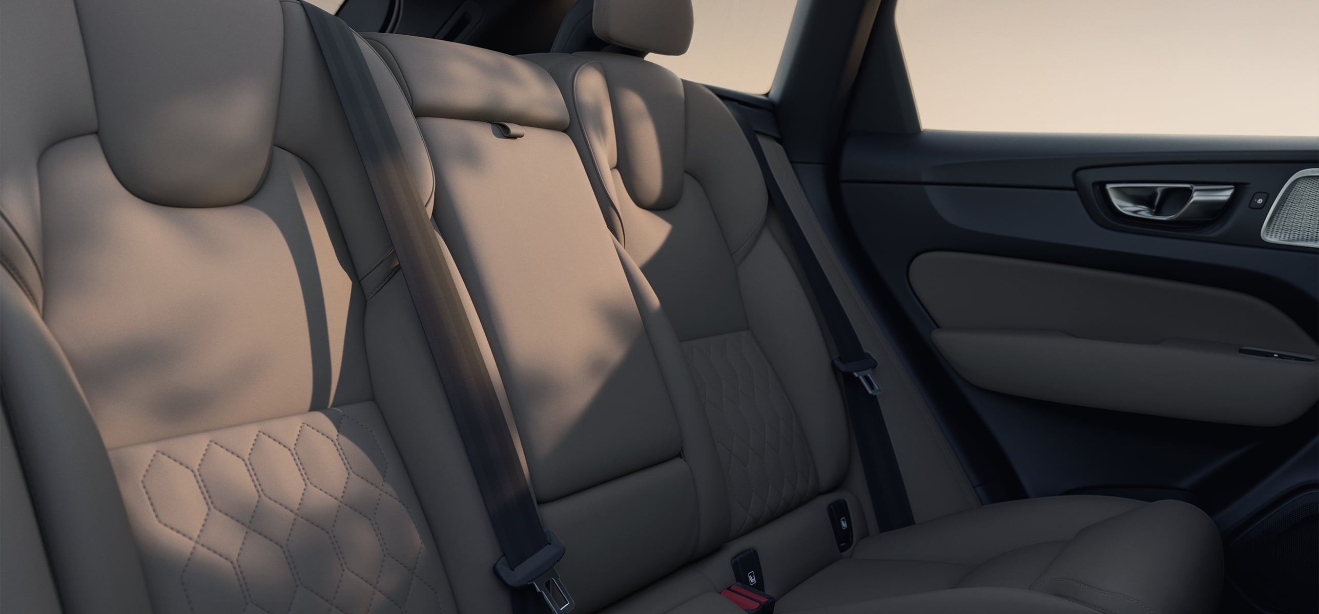 Volvo XC60 gallery image 9